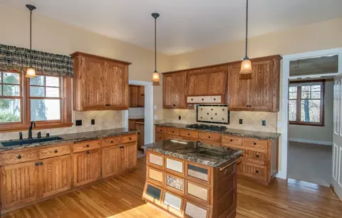 13308 Luna Dr, Redding, CA 96003 photo 3