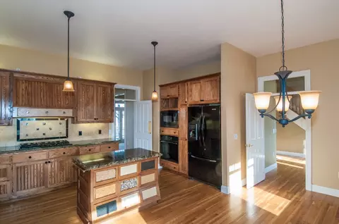 13308 Luna Dr, Redding, CA 96003 photo 4