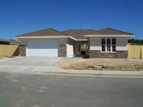 3872 Indian Wells Ln, Redding, CA 96002 photo 2