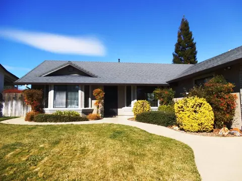2702 Dawnridge Dr, Redding, CA 96001 photo 4