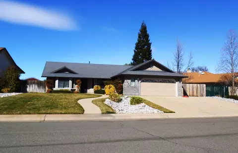 2702 Dawnridge Dr, Redding, CA 96001 photo 1
