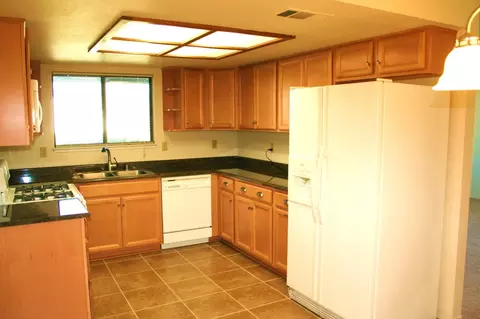 1679 Strauss Ln, Redding, CA 96003 photo 2