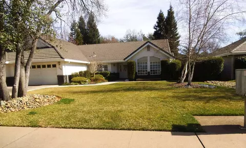 2162 Western Oak Dr, Redding, CA 96002 photo 1