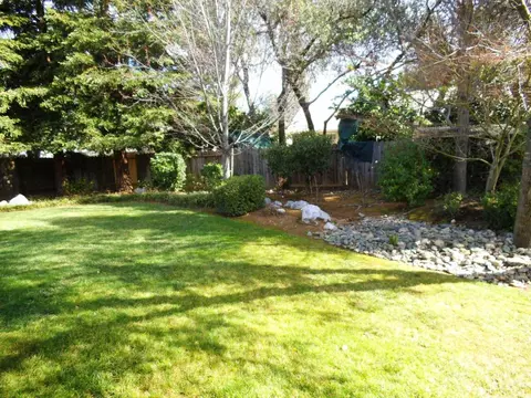 2162 Western Oak Dr, Redding, CA 96002 photo 12
