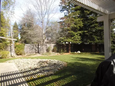 2162 Western Oak Dr, Redding, CA 96002 photo 11