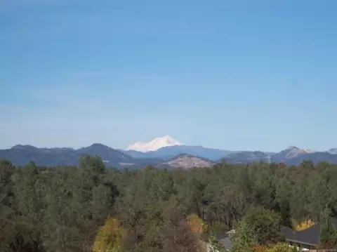 611 Mill Valley Pkwy, Redding, CA 96003 photo 4