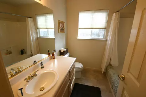 1047 Montclair Dr, Redding, CA 96003 photo 8