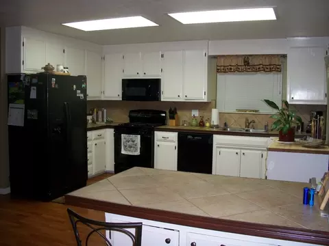 3810 Riverview Dr, Redding, CA 96001 photo 3