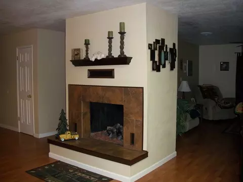 3810 Riverview Dr, Redding, CA 96001 photo 5
