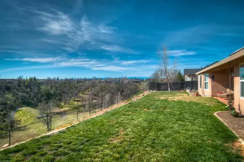 4049 Winter Green Ct, Redding, CA 96001 photo 4