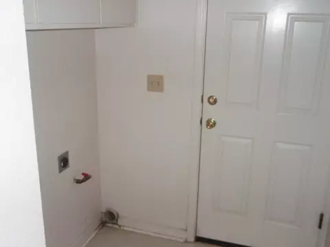 1744 Almaden, Redding, CA 96001 photo 12