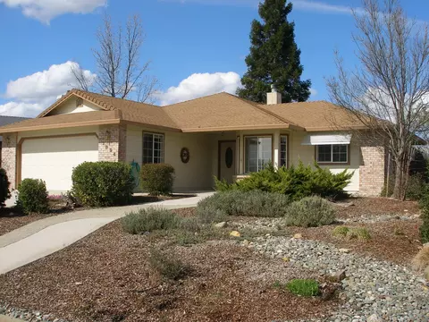 2694 Dawnridge Dr, Redding, CA 96001 photo 2