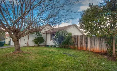 4020 Cirrus St, Redding, CA 96002 photo 4