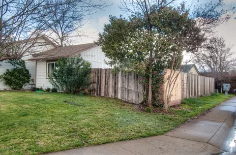 4020 Cirrus St, Redding, CA 96002 photo 3
