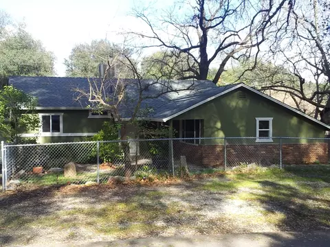 7067 White Oak Dr, Anderson, CA 96007 photo 2