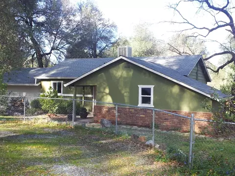 7067 White Oak Dr, Anderson, CA 96007 photo 3