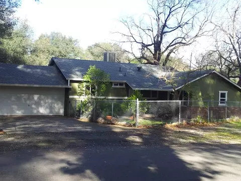 7067 White Oak Dr, Anderson, CA 96007 photo 1