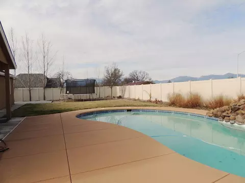 2050 Cilantro, Redding, CA 96003 photo 7