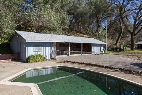 20019 Meadow View Dr, Redding, CA 96002 photo 37