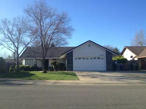 2249 Sophy Pl, Redding, CA 96003 photo 2