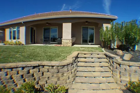 845 Coggins, Redding, CA 96003 photo 52