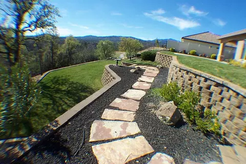 845 Coggins, Redding, CA 96003 photo 51