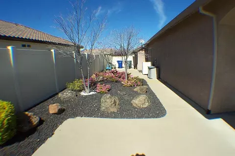 845 Coggins, Redding, CA 96003 photo 44