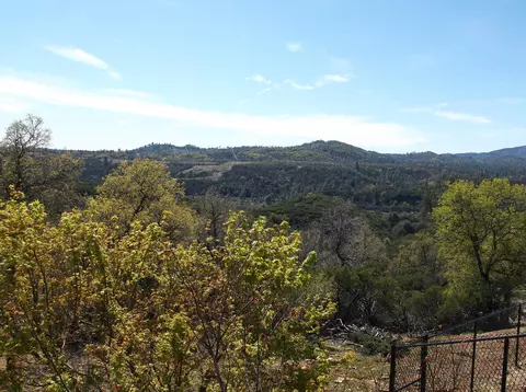 845 Coggins, Redding, CA 96003 photo 60