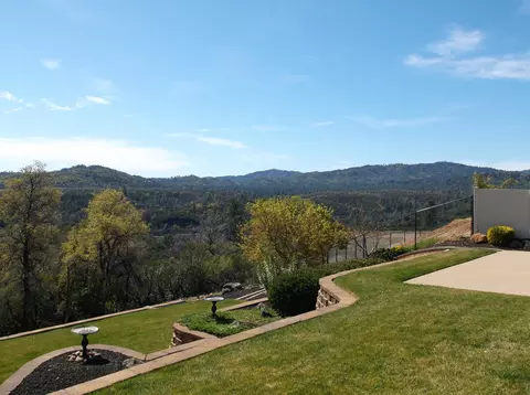 845 Coggins, Redding, CA 96003 photo 58