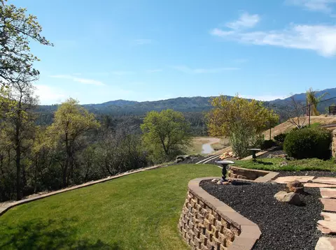 845 Coggins, Redding, CA 96003 photo 57