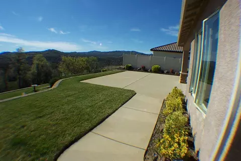 845 Coggins, Redding, CA 96003 photo 38
