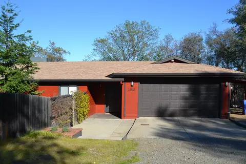 1011 Wildwood Ln, Redding, CA 96001 photo 1