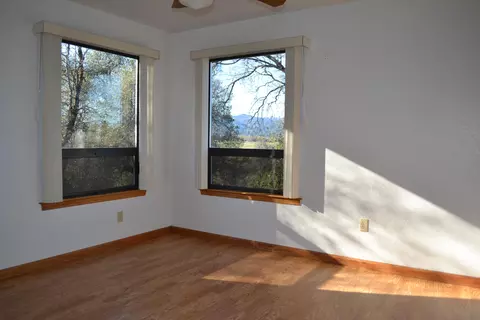 1011 Wildwood Ln, Redding, CA 96001 photo 10