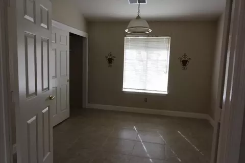 3858 Siskiyou St, Redding, CA 96003 photo 6