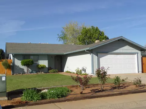 2452 Capella St, Redding, CA 96002 photo 1