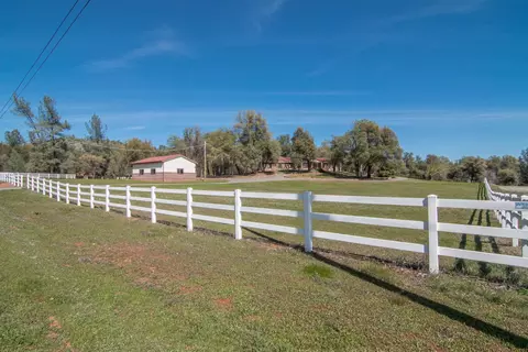 13489 Tierra Oaks Dr, Redding, CA 96003 photo 1