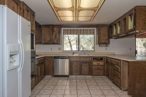 13489 Tierra Oaks Dr, Redding, CA 96003 photo 9