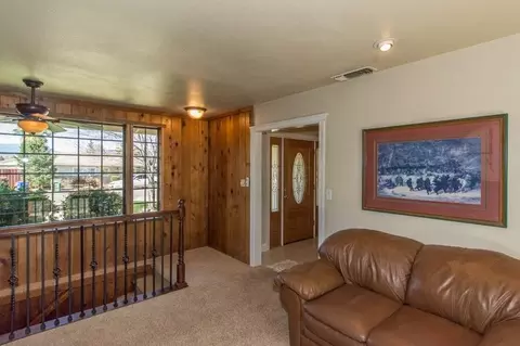 745 Cascade Ct, Redding, CA 96001 photo 2