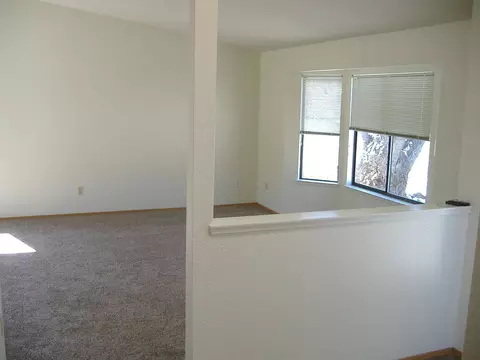 1287 Nighthawk Ln, Redding, CA 96003 photo 2