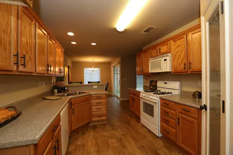 3387 Oak St, Anderson, CA 96007 photo 3