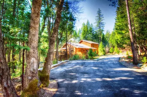 1351 Eagle Creek Loop, Coffee Creek, CA 96091 photo 2