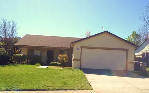 1082 Grouse Dr, Redding, CA 96003 photo 1