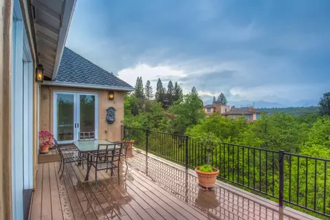 824 Peri Dr, Redding, CA 96001 photo 24