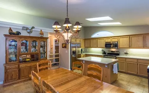 836 Fountain Cir, Redding, CA 96003 photo 8
