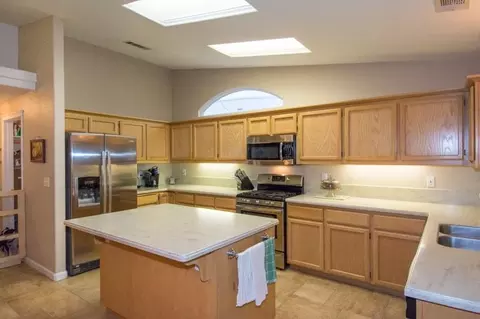 836 Fountain Cir, Redding, CA 96003 photo 9