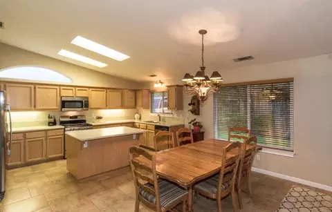 836 Fountain Cir, Redding, CA 96003 photo 7