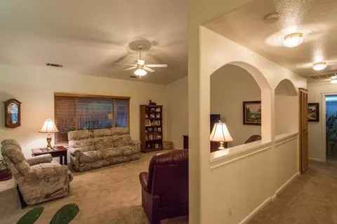 836 Fountain Cir, Redding, CA 96003 photo 4