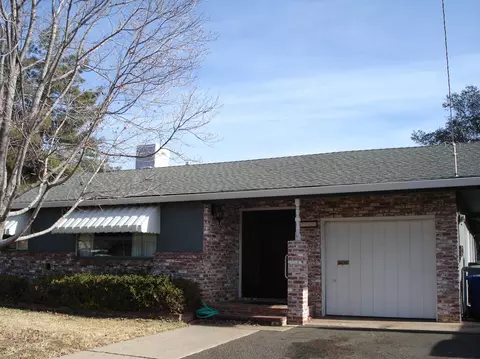1105 C St, Redding, CA 96002 photo 2