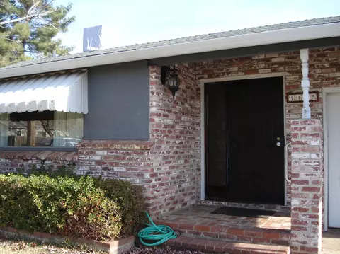 1105 C St, Redding, CA 96002 photo 1