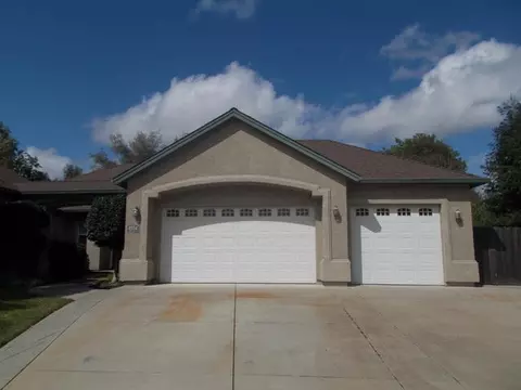 4554 Eel Ct, Redding, CA 96002 photo 2